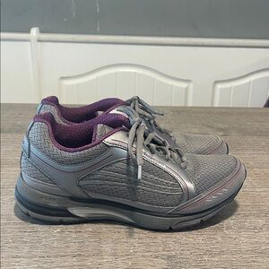 Abeo Smartsystem Gray‎ and Purple Athletic Shoes 9